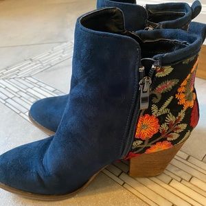 Vintage Havana suede ankle boots